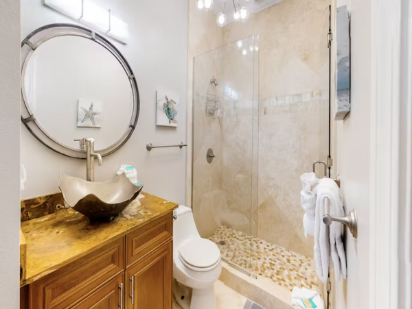 Penthouse Unit with Beach Service
